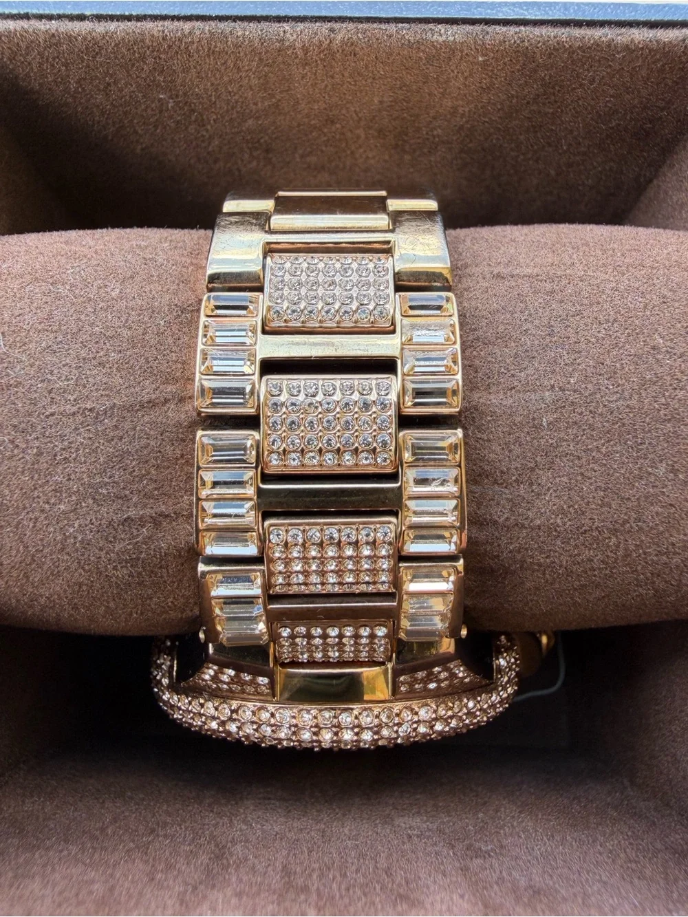 Michael Kors MK5862 Camille women's quartz fashion watch.